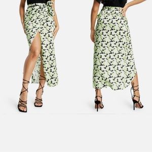 New Womens ASOS Design Lightweight wrap Skirt / Sz 8